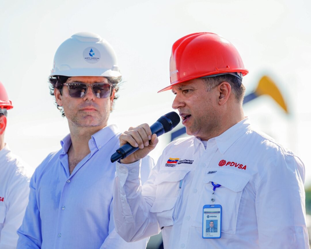 ASESOR DEL DEPARTAMENTO DE ESTADO DE EE.UU. RECORRE CAMPO PETROLERO EN ZULIA CON EL PRESIDENTE DE NABEP, ALEJANDRO BETANCOURT